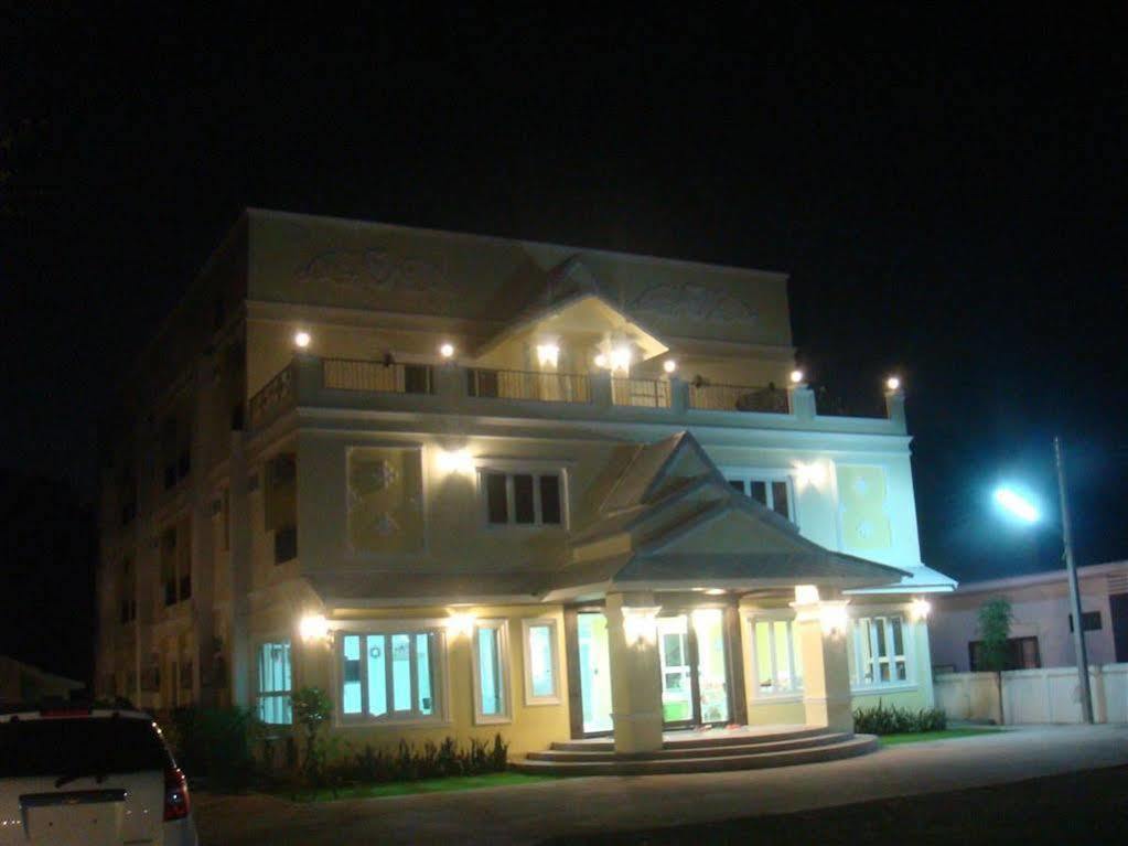 The Target Residence Чианг Рай Екстериор снимка